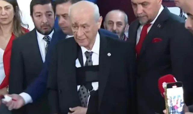 Devlet Bahçeli oy kullandı: Yüzündeki morluklar dikkat çekti!