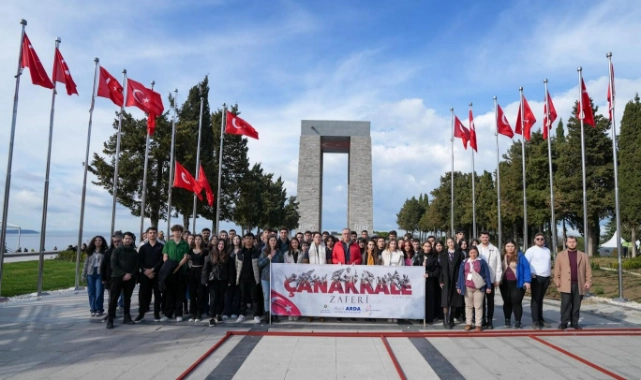 Gaziemirli gençler Çanakkale’de tarihin izini sürdü