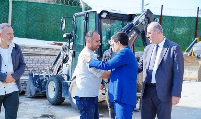Kırkpınar'dan Bayraklı Belediyesi çalışanlarına müjde: 10 Bin TL Bayram ikramiyesi