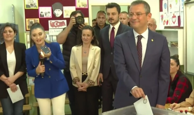 Özgür Özel oyunu kullandı