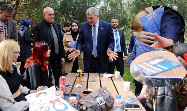 Rektör ziyareti dediler, seçim broşürü dağıttılar 