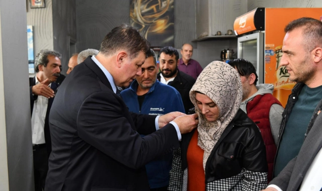 Rozetlerini Cemil Tugay taktı... AK Parti'den istifa eden 8 kişi CHP'ye geçti