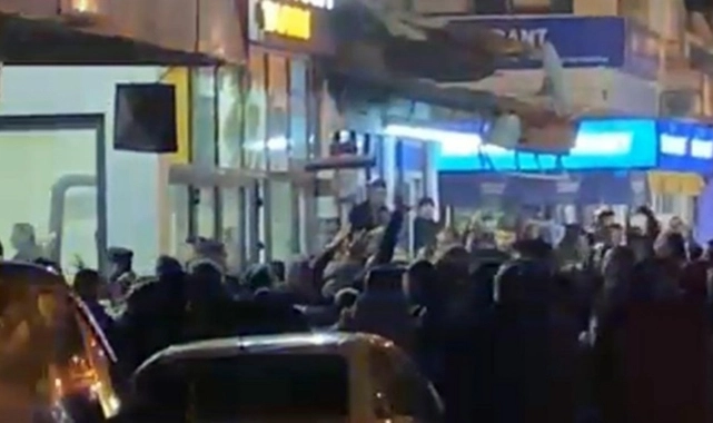 Sandalyeler havada uçtu: AK Parti Ödemiş’te aday krizi