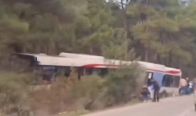 TIR, belediye otobüsüne çarptı: Bir kişi hayatını kaybetti, üç kişi yaralandı 