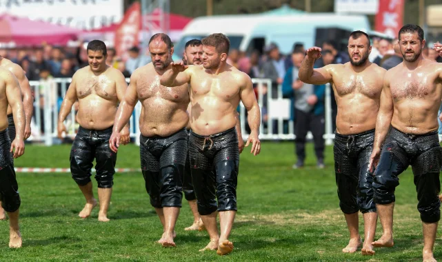 Ulukent yağlı güreşleri nefes kesti