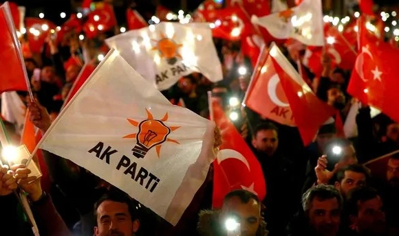 AK Parti MYK üyelerinin karnesi 'zayıf'