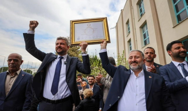 Başkan Duman mazbatasını aldı: "Bu makam, halkın makamı" 