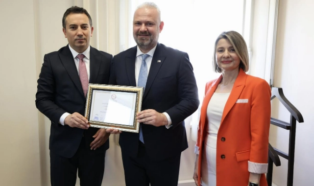 Başkan Pehlivan, mazbatasını aldı
