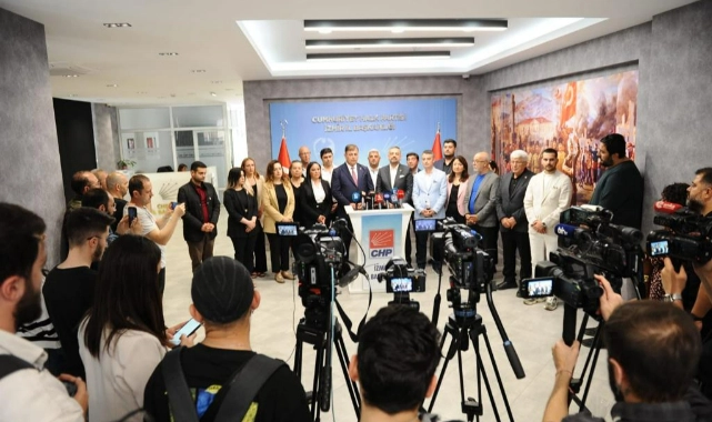 Başkan Tugay’dan, CHP örgütüne teşekkür ziyareti:1 Nisan güzel günlerin başlangıcı olacak