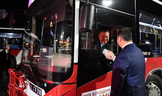 Başkan Tugay, emekçilerle bayramlaştı 