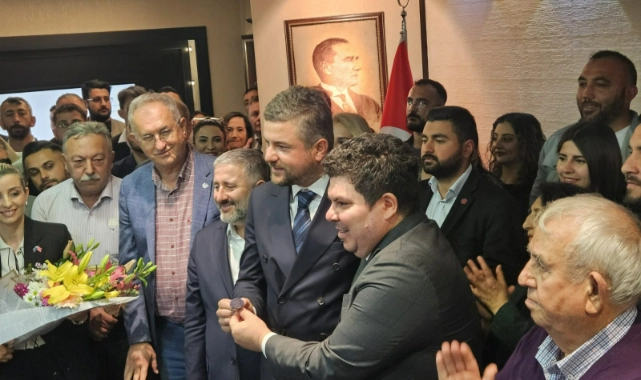 Buca’da devir teslim yapıldı: “Şimdi hizmet zamanı” 