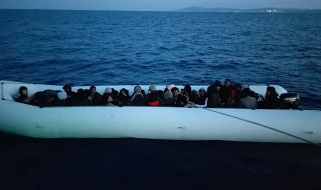 Çeşme açıklarında 34 göçmen yakalandı