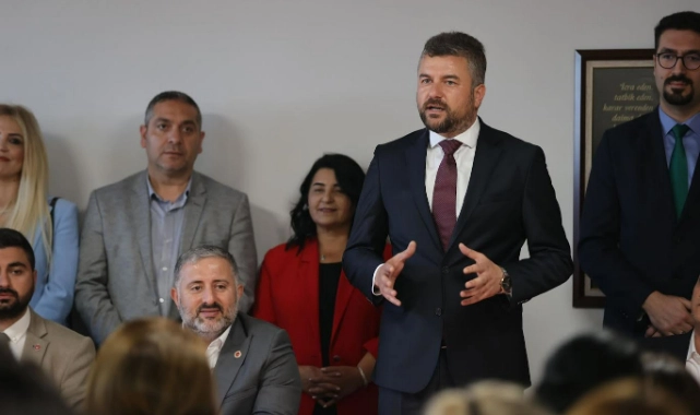 Görkem Duman, belediye personeliyle bayramlaştı