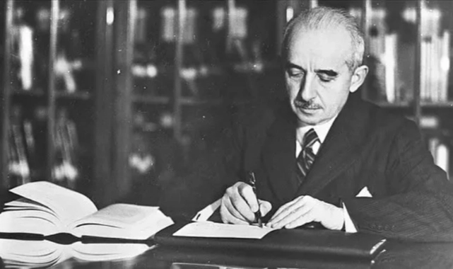 İsmet İnönü’nün kütüphanesinden kitaplar sergileniyor