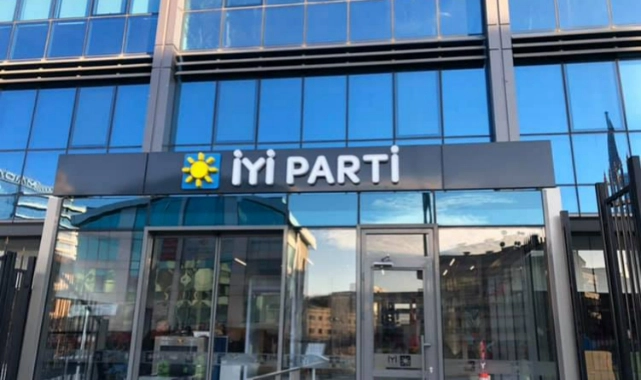 İYİ Parti'de genel başkanlık yarışı: 4 isim adaylığını duyurdu