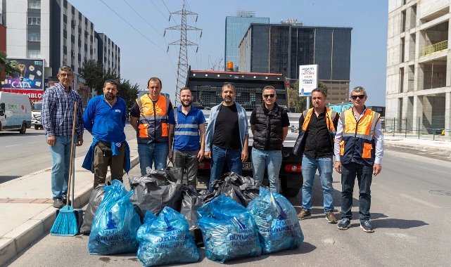 İzmir'de her gün 850 işçi 2 bin kilometrelik güzergahı temizliyor