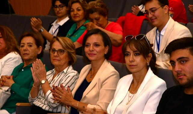 Karabağlar’ın geleceği gençlerle şekillenecek