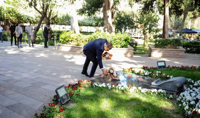 Tugay'dan ilk ziyaret Zübeyde Ana’ya