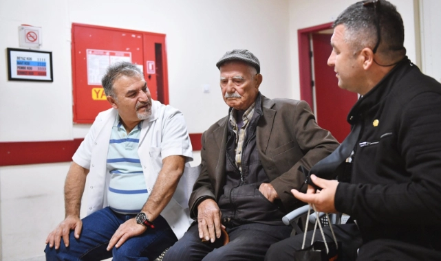 86 yaşındaki Cemil Merttürk Eşrefpaşa Hastanesi’nde şifa buluyor