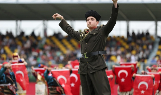 Aliağa’da coşkulu 19 Mayıs kutlaması