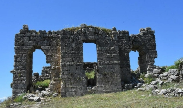 Antalya’da kazı çalışmaları devam eden antik kente 2.5 milyon TL’lik protokol
