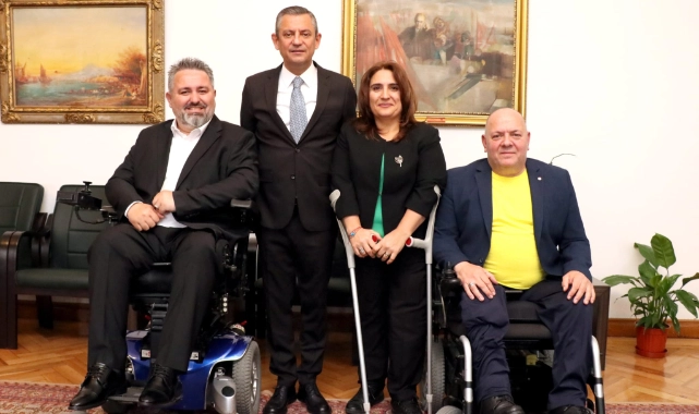 Balçova’dan Lider’e ziyaret: Mutkılioğlu Özel’e rapor sundu 