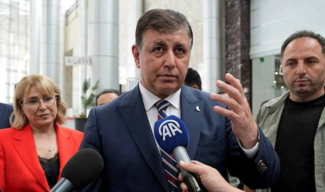 Başkan Tugay'dan belediyede babadan oğula iş cevabı: "Haberim yoktu"