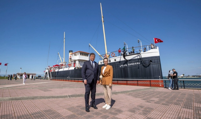 Başkan Tugay, Samsun’da Bandırma Vapuru’nu ziyaret etti 