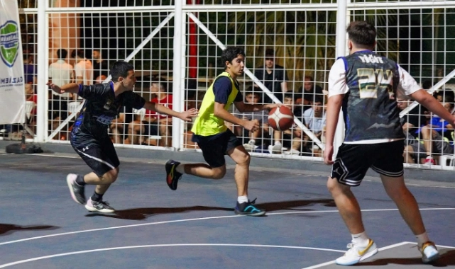 Basketbolcular Gaziemir’de kıyasıya yarıştı