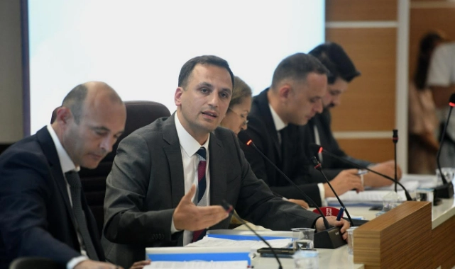 Bornova Belediyesi yeni müdürlüklerle güçleniyor