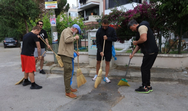 Güzelbahçe’de Halk-Belediye Birlikte Sokakları Temizledi