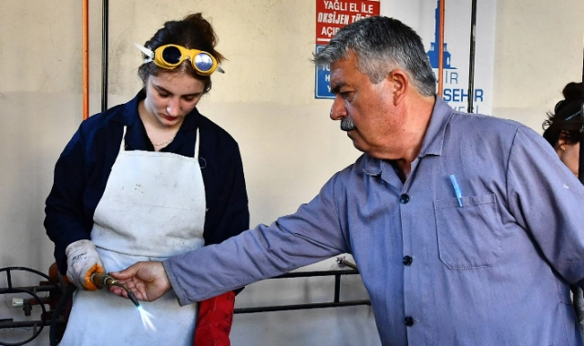 Meslek Fabrikası, kadın oksijen kaynakçıları yetiştiriyor