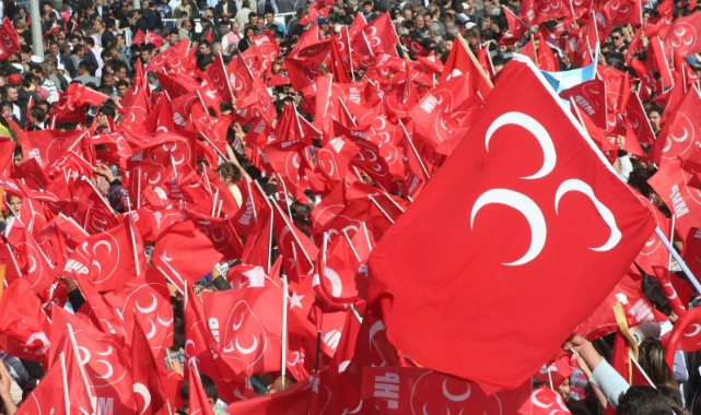 MHP İzmir'de profesörler görevde