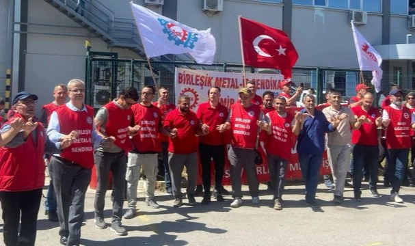Pumro işçileri grevde...TİS süreci tıkandı!