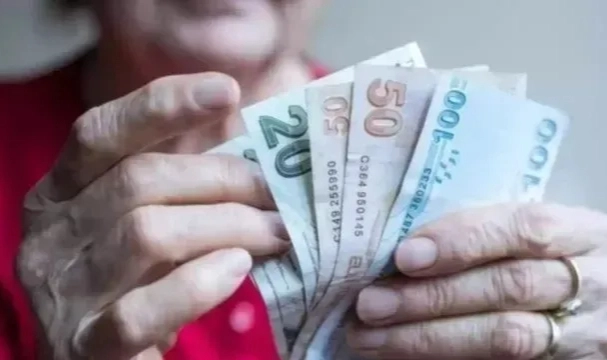 Resmi Gazete'de yayımlandı: Emekliler dikkat! Yüzde 15 indirim yürürlükte
