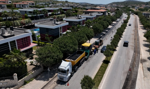 Üç ilçede 14 km yol asfaltlanıyor... İzBB'den asfalt atağı! 