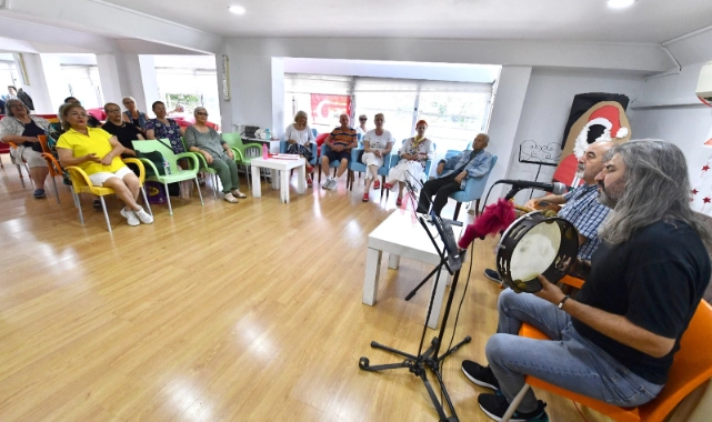 Alzheimer ve demanstan korunuyorlar: Bu merkeze gelen gençleşiyor