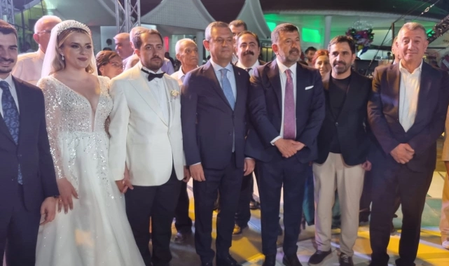 Başkan Günay, Özgür Özel ile birlikte nikah şahidi oldu