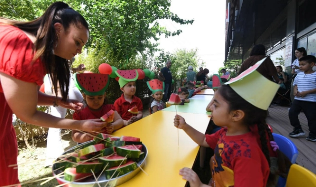 Bornovalı minikler Karpuz Festivali’nde eğlendi