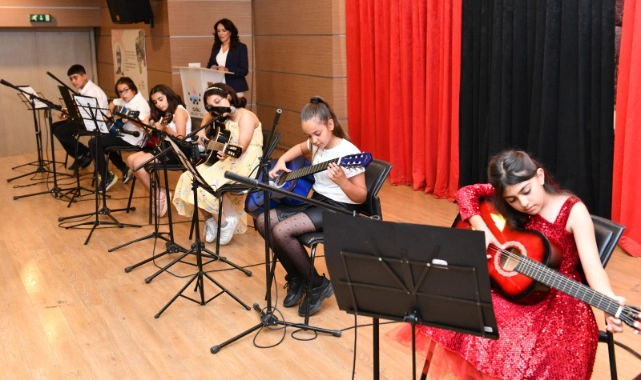 Çiğlili kursiyerlerden muhteşem konser
