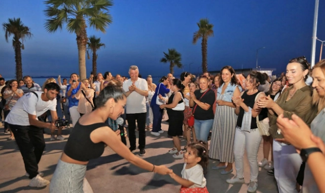 Güzelbahçe Gece Pazarı’na coşkulu açılış
