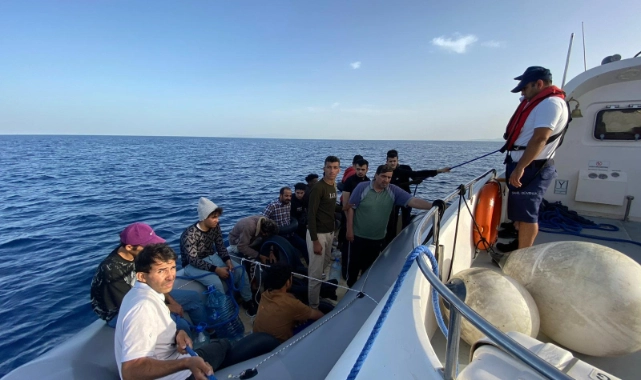 İzmir sularında can pazarı: Yunanistan itti Sahil Güvenlik kurtardı