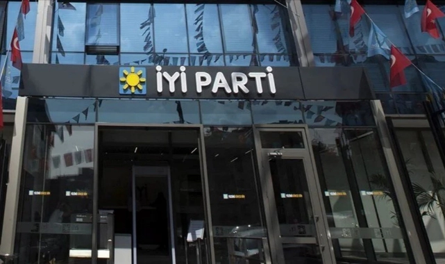 Koray Aydın'ın ekibinden ilk istifa geldi 