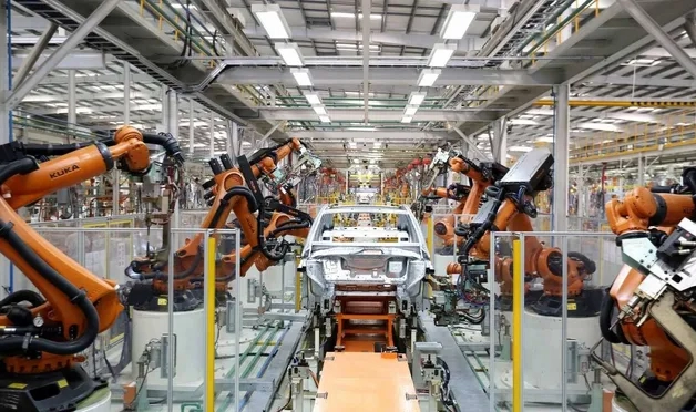 Sanayi üretimi Nisan'da yıllık yüzde 0,7 azaldı