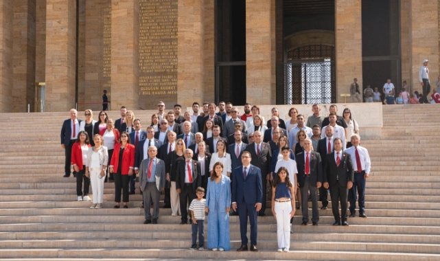 Başkan Yiğit ve CHP Balçova Örgütü Anıtkabir’de 