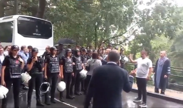 Boğaziçi'ne giden CHP heyeti okula alınmadı! CHP'li taşkına fiziki müdahale
