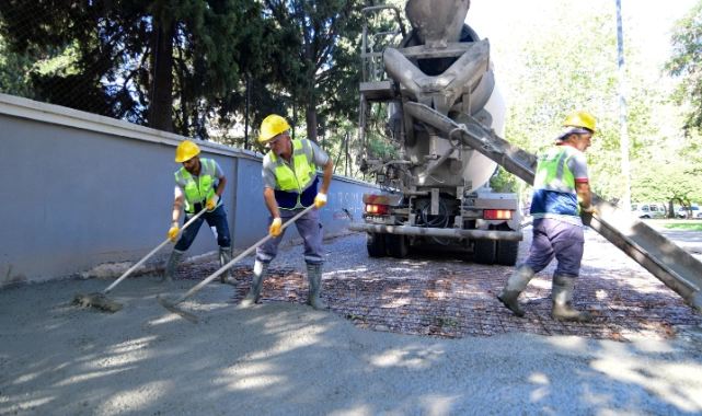 Bornova Belediyesi'nden moto kuryelere özel park alanı