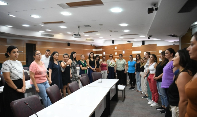 Bornova'da yaratıcı drama eğitimi