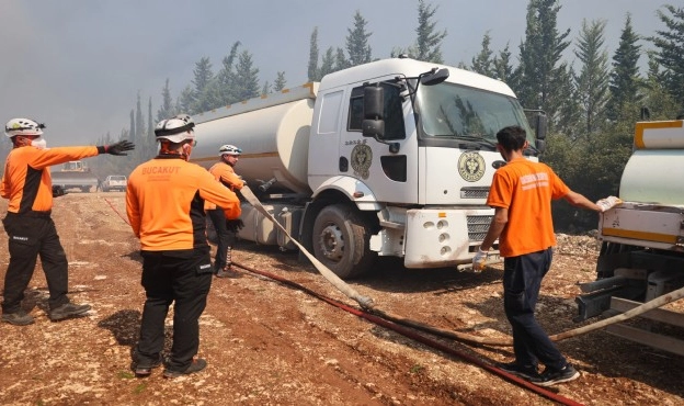 Buca Belediyesi'nden yangın mesaisi