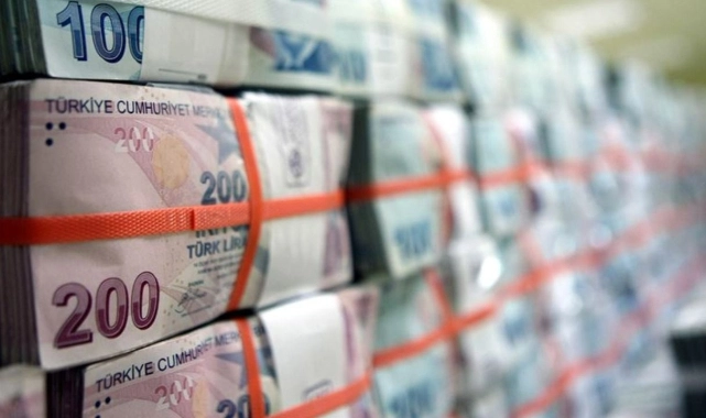 Bütçe 6 ayda 747 milyar lira açık verdi